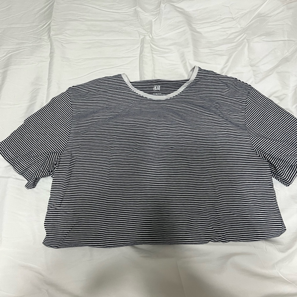 Cool H&M tshirt